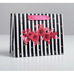 Пакет подарочный ламинированный «Gifts», 22 × 17,5 × 8 см